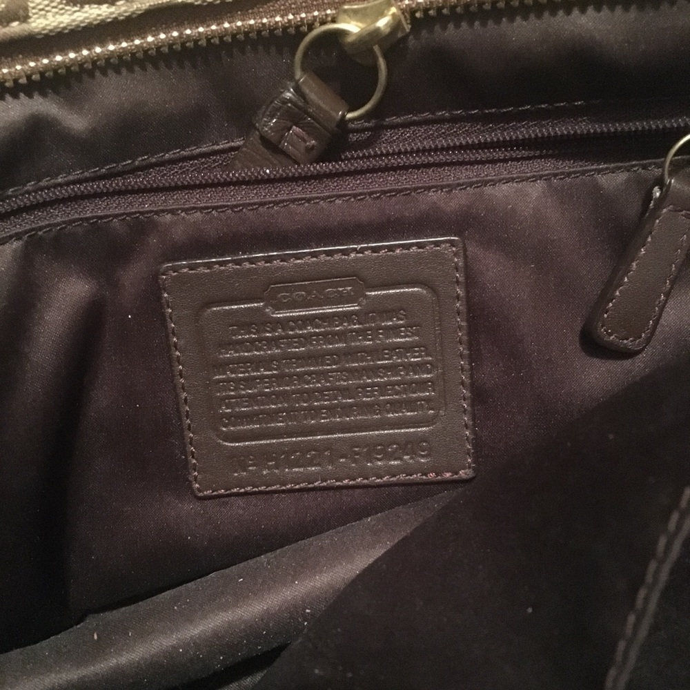 Coach purse - Picture 3 of 8